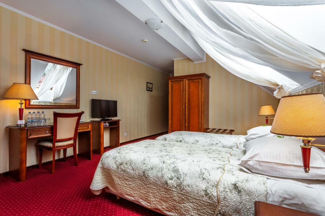 Hotel - Dworek Tryumf Ksiezyno Luaran gambar